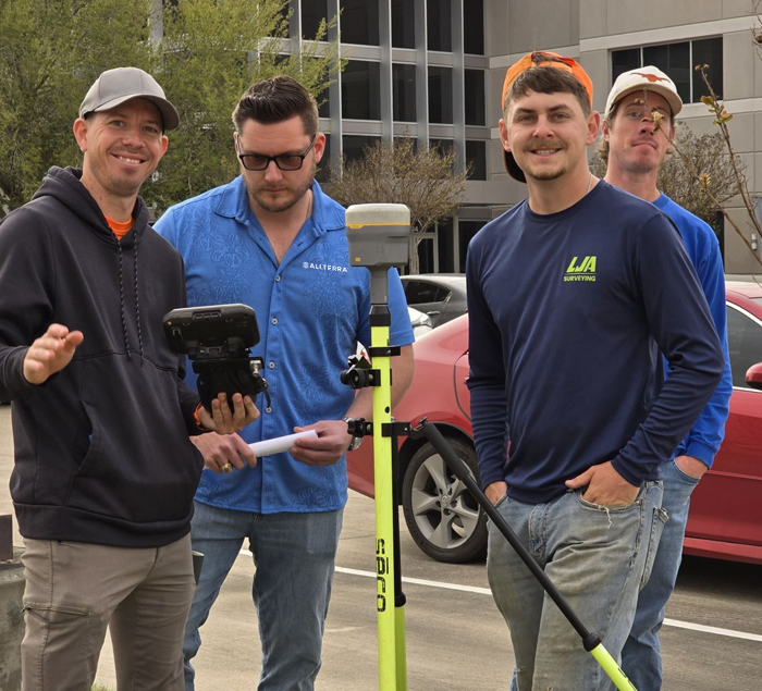allterra_assisting_customers_img.jfif